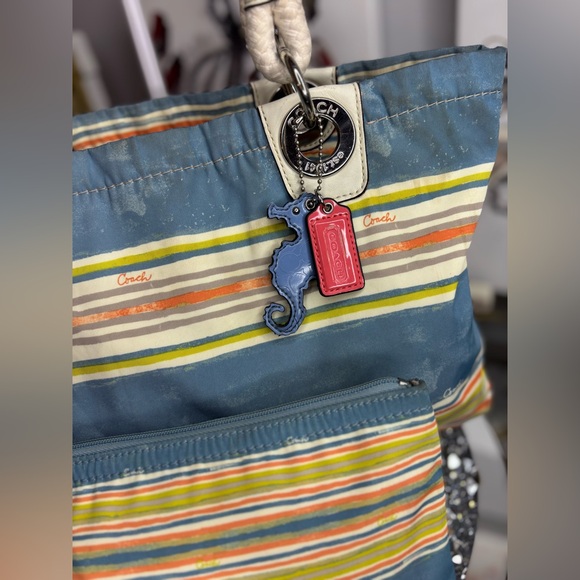 Coach 2011 Nautical East West Striped Beach Tote w/ matching wristlet - Picture 3 of 15